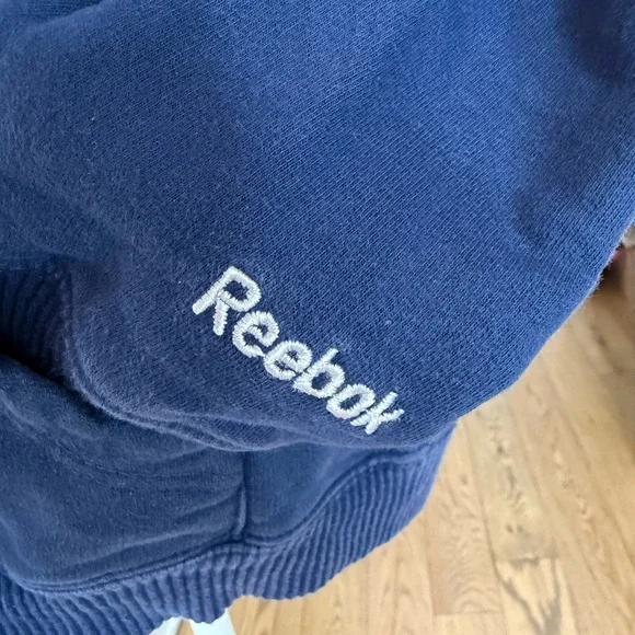 Toronto Maple Leafs Reebok Hoodie | Youth Large | Woman Small - Picture 2 of 4